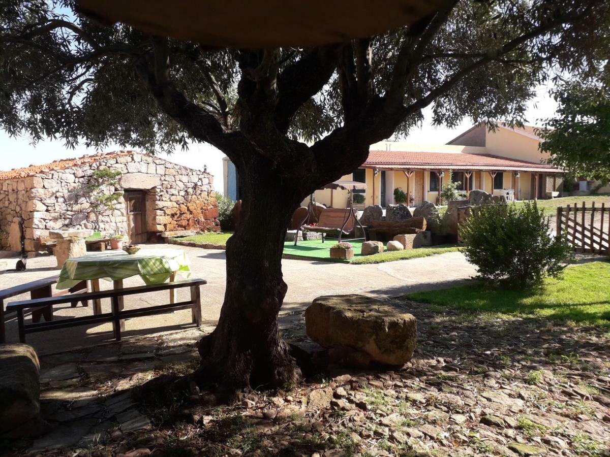 Agriturismo Sa E Padedda Mores Exterior photo
